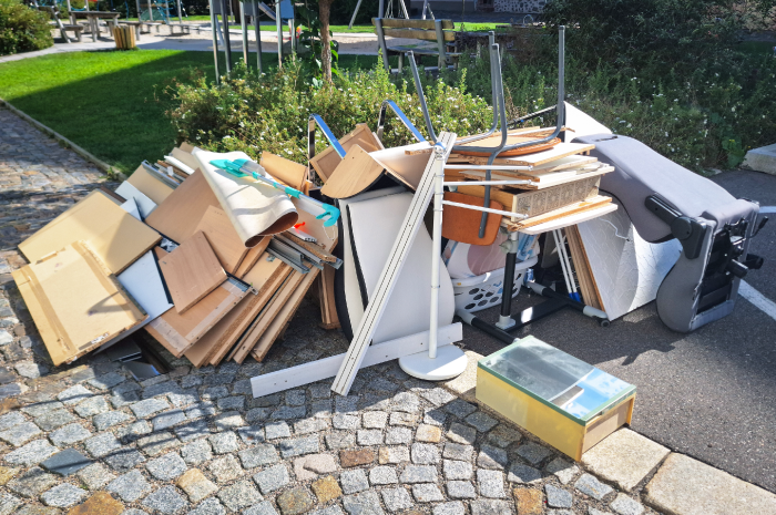 Benefits of choosing eco-friendly junk removal