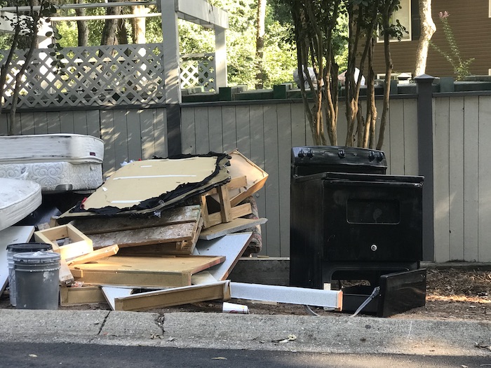 How Do I Dispose Of Furniture In Atlanta Loadup