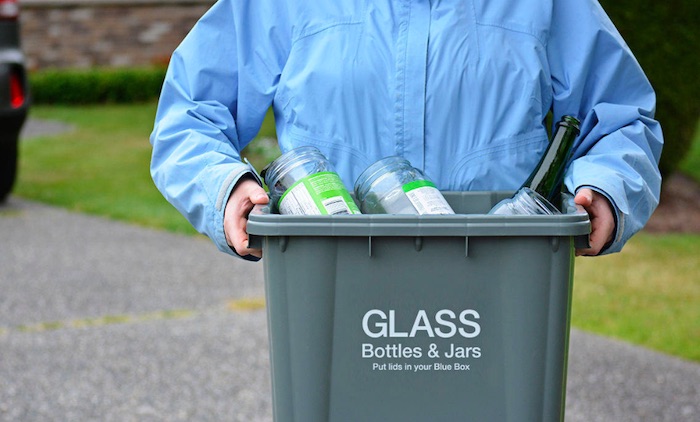 can you put glass in the recycling bin